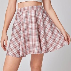 NEW PLAID WHITE AND PINK FLARE SKIRT
